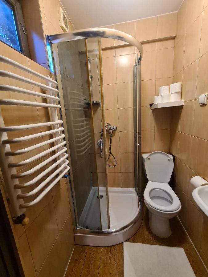 Chata Starych Znajomych Sanok Exterior foto